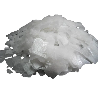 Fornitura dalla fabbrica Scaglie di soda caustica al 99%/polvere di granuli di cristallo bianco solido in vendita