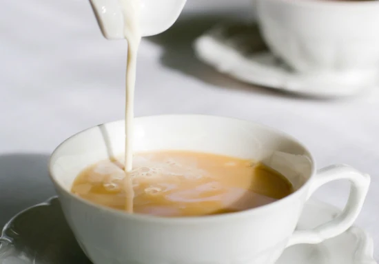 Polvere d'avena idrolizzata per un latte d'avena sano, specifico per il caffè